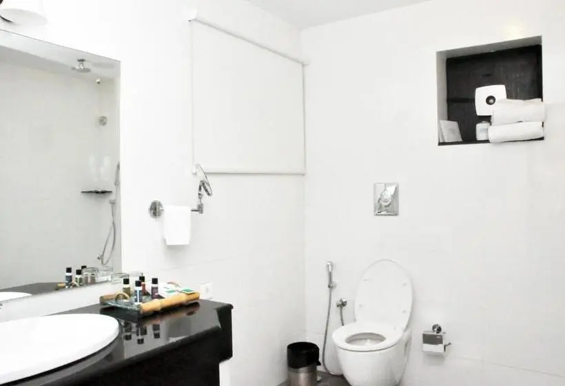 Suite, The Tall Trees