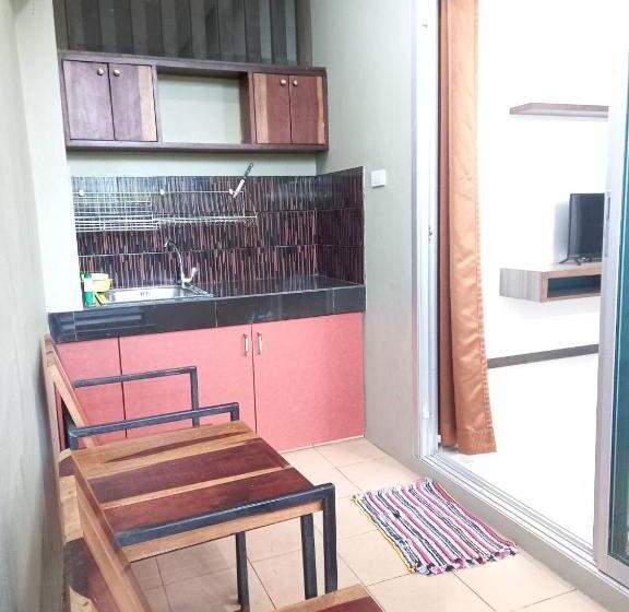 豪华房间, Benjamas Place