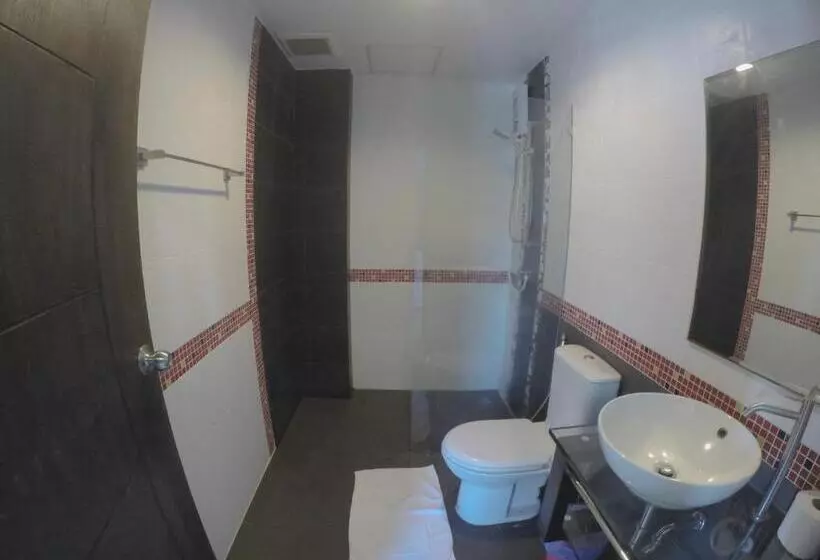 Apartament 1 Dormitori, Benjamas Place