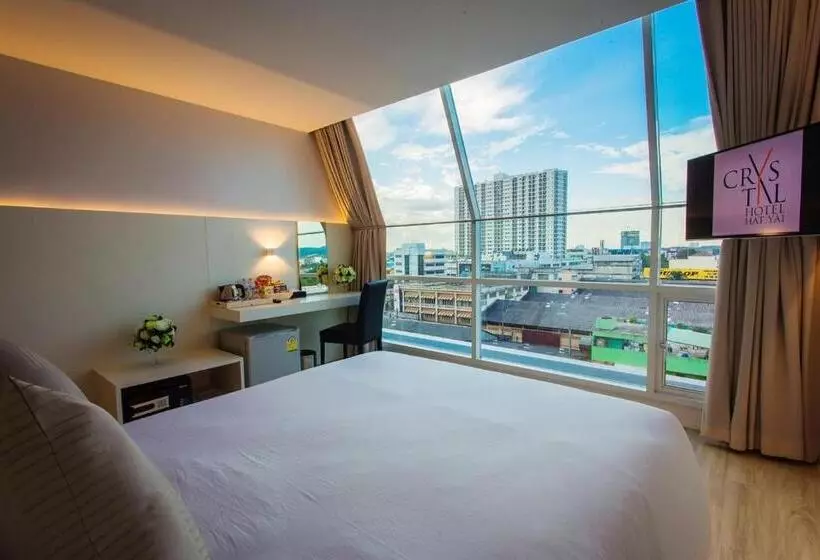 マウンテンビュースイート, Crystal Hotel Hat Yai