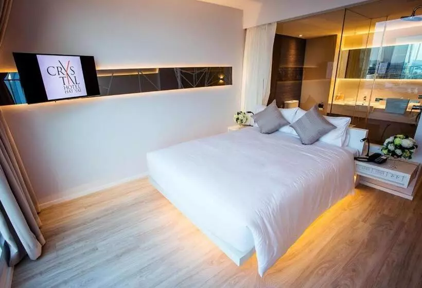 マウンテンビュースイート, Crystal Hotel Hat Yai