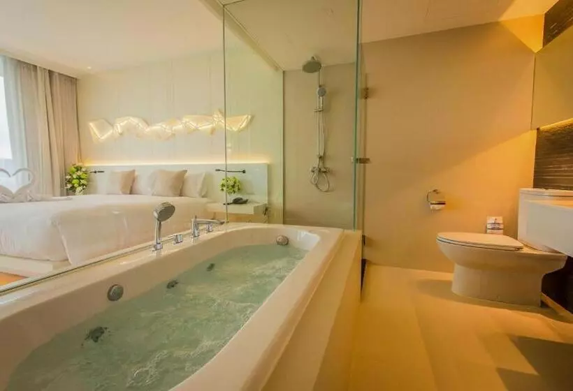スイート, Crystal Hotel Hat Yai