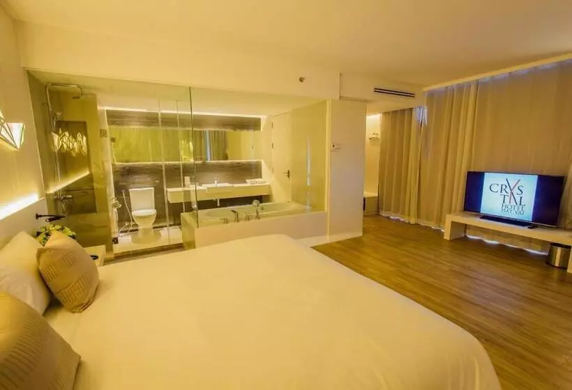 スイート, Crystal Hotel Hat Yai