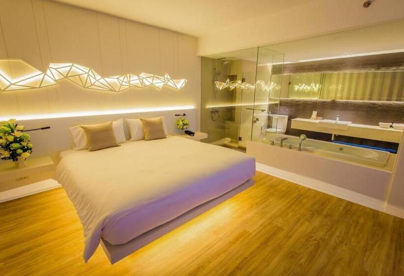 スイート, Crystal Hotel Hat Yai