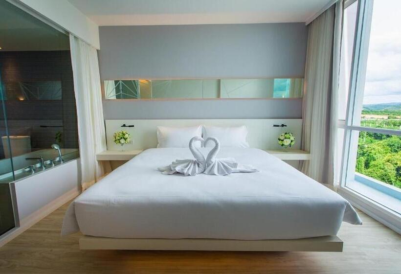 キングサイズベッドのデラックススイート, Crystal Hotel Hat Yai