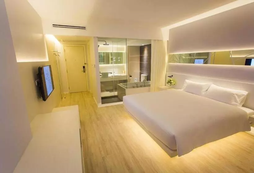 キングサイズベッドのデラックススイート, Crystal Hotel Hat Yai
