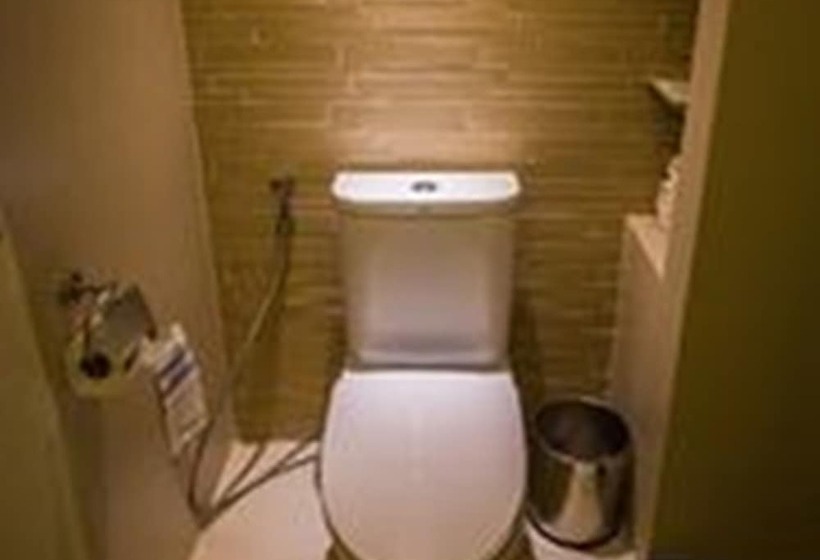 マウンテンビュースイート, Crystal Hotel Hat Yai