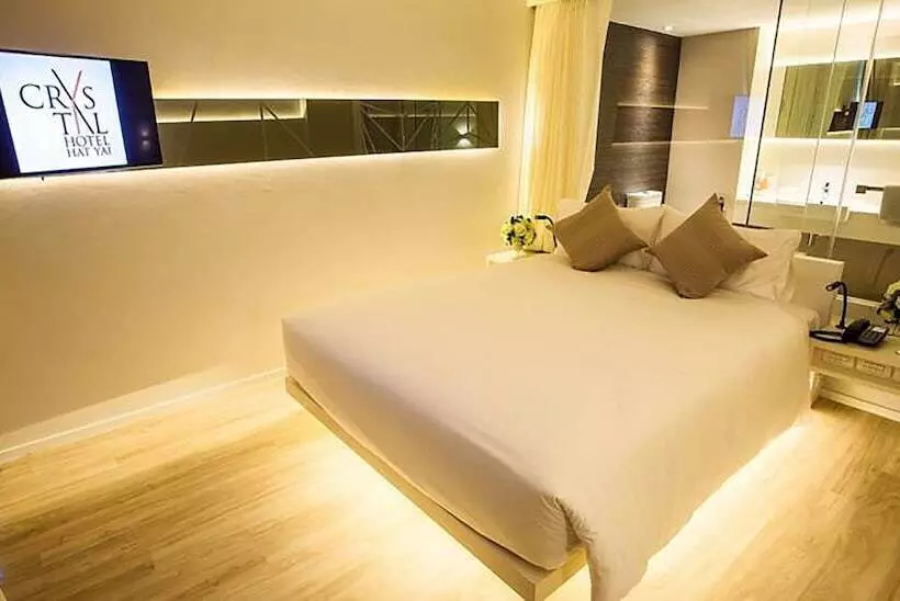マウンテンビュースイート, Crystal Hotel Hat Yai