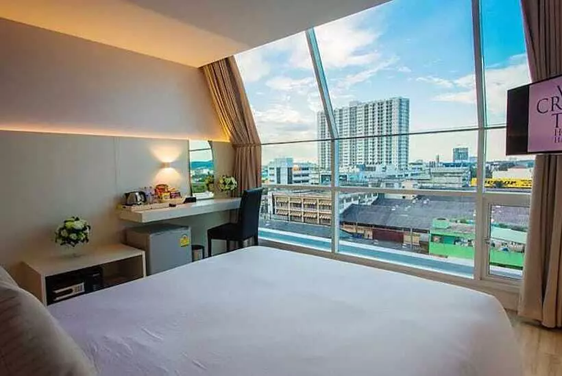 マウンテンビュースイート, Crystal Hotel Hat Yai