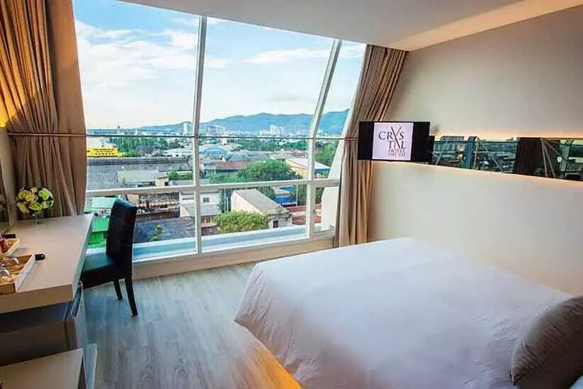 マウンテンビュースイート, Crystal Hotel Hat Yai