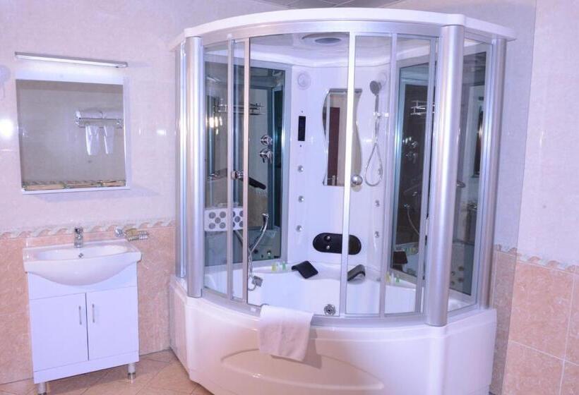 اتاق استاندارد, Debredamo