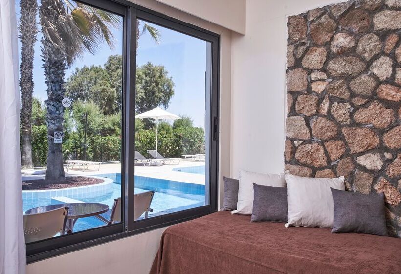 بانگلوی استاندارد, Blue Bay Beach Resort
