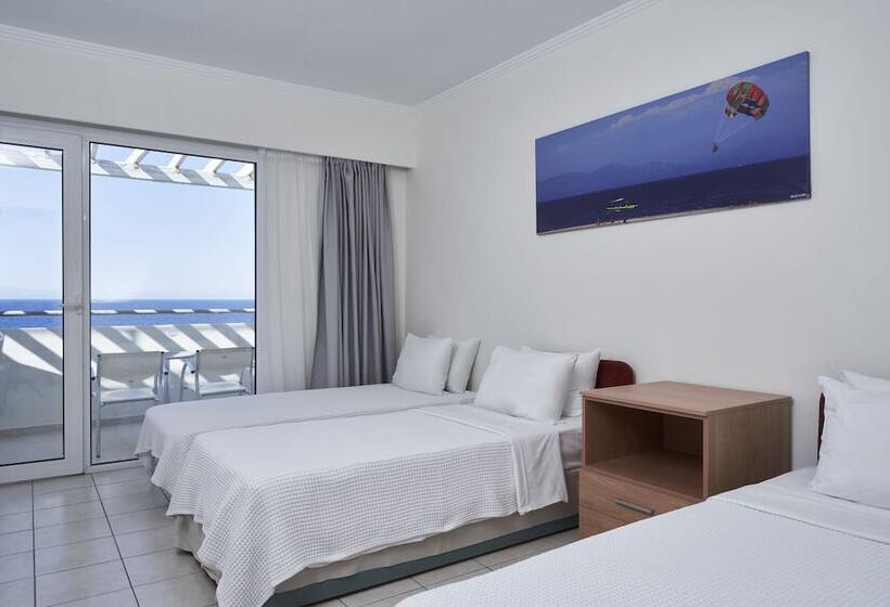 اتاق خانوادگی, Blue Bay Beach Resort