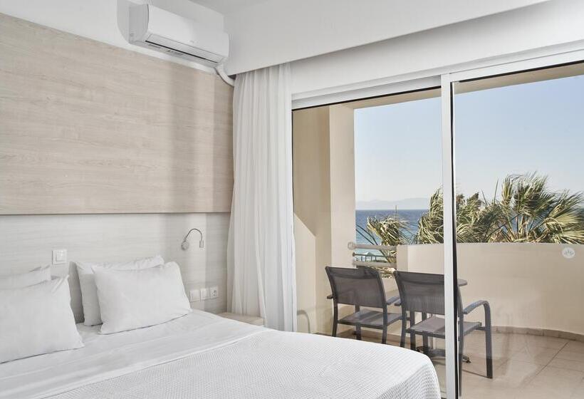 اتاق سوپریور خانوادگی با چشم‌انداز دریا, Blue Bay Beach Resort