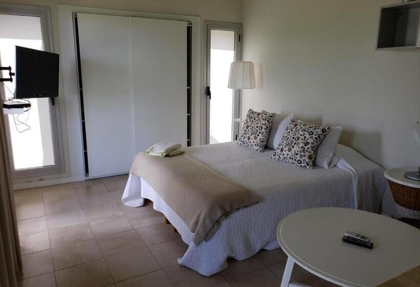 스탠다드 룸 주방구비, Las Eduardas