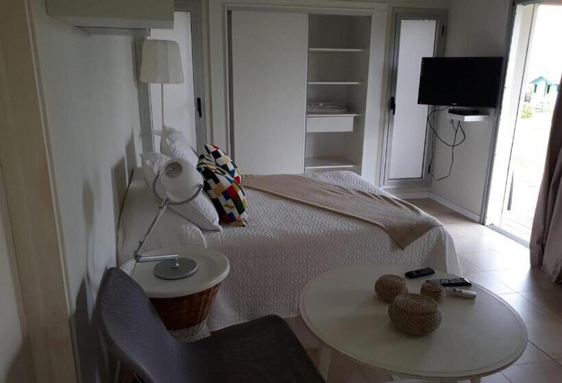 스탠다드 룸 주방구비, Las Eduardas