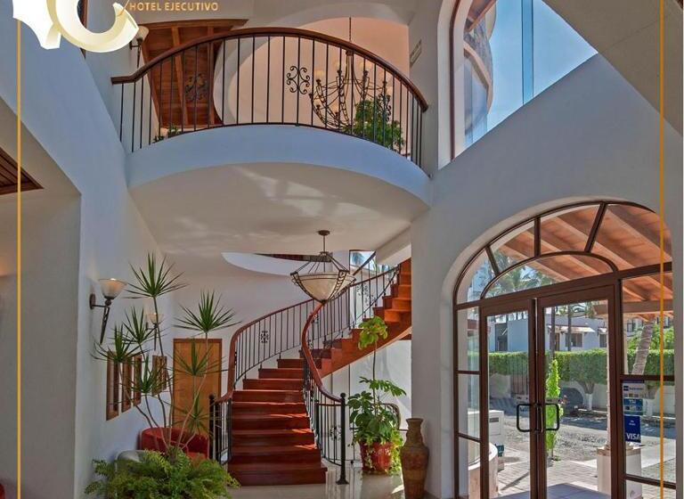 غرفه قياسيه سريرين مزدوجين, Pez Vela