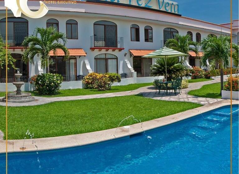 غرفه قياسيه سريرين مزدوجين, Pez Vela