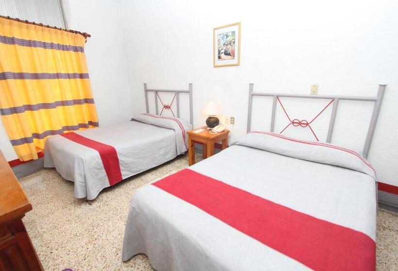 Habitación Triple Estándar, Posada El Cid
