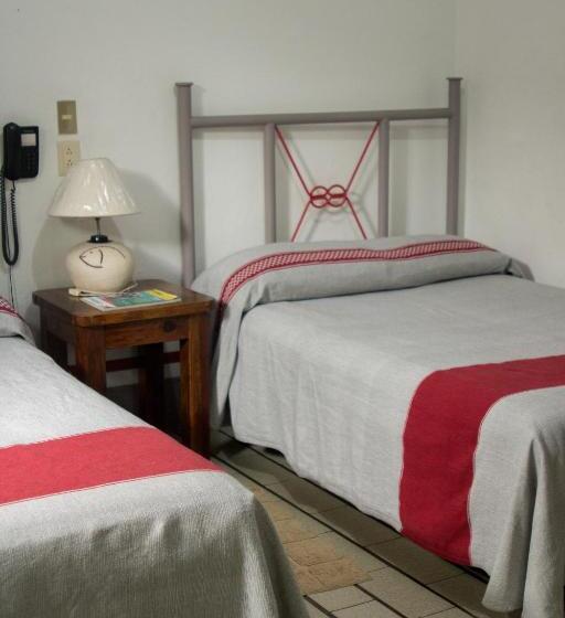 Номер Стандарт 2 Двуспальные Кровати, Posada El Cid