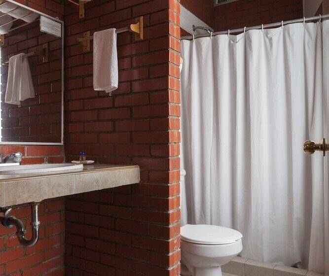 Habitación Triple Estándar, Posada El Cid