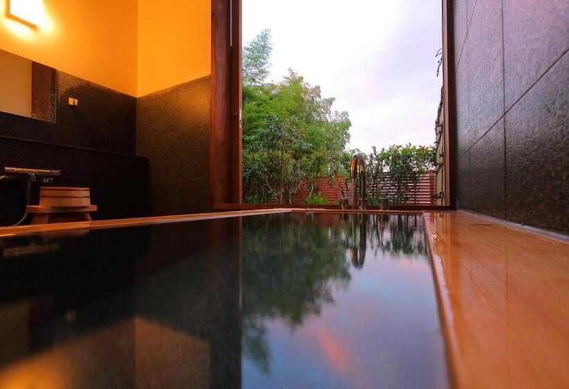 חדר דלוקס, Satsuki Bessou