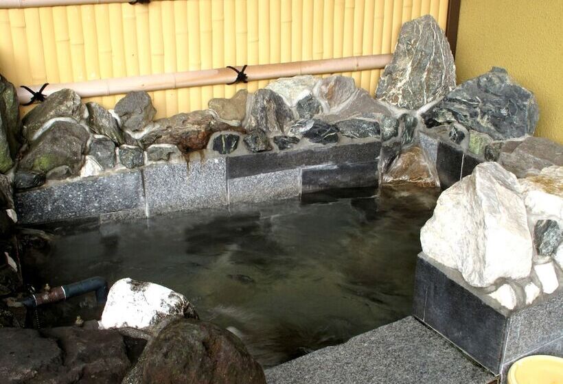 חדר סופריור, Satsuki Bessou