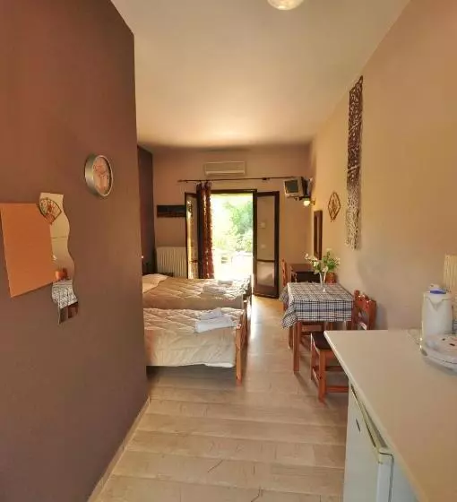 استودیوی استاندارد, Laskaris Studios