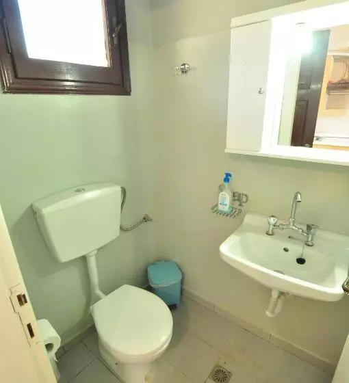استودیوی استاندارد, Laskaris Studios
