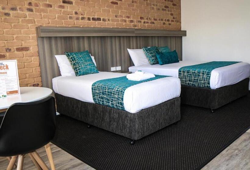Номер Deluxe, The Club Motor Inn Chinchilla