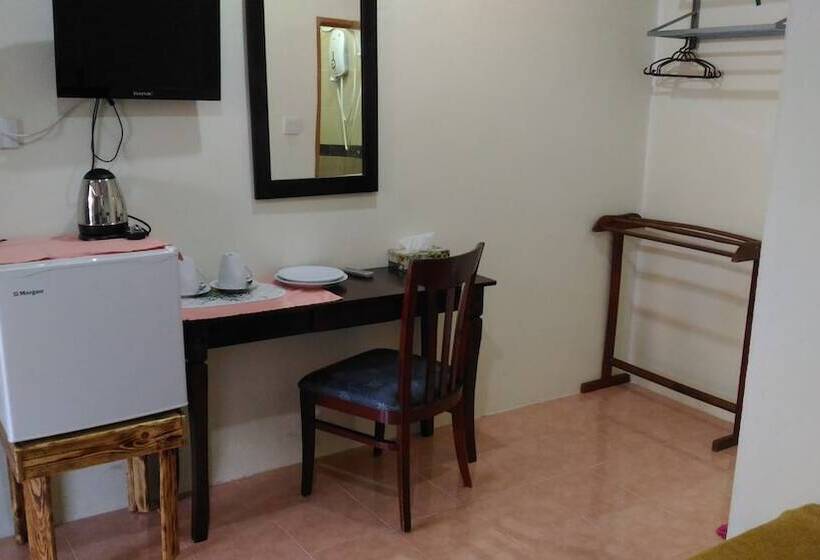 Standard Room, Tok Man Inn