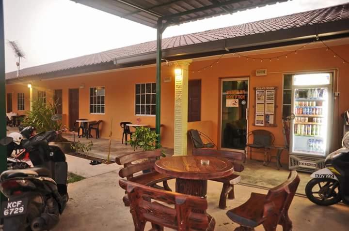 디럭스 룸, Tok Man Inn