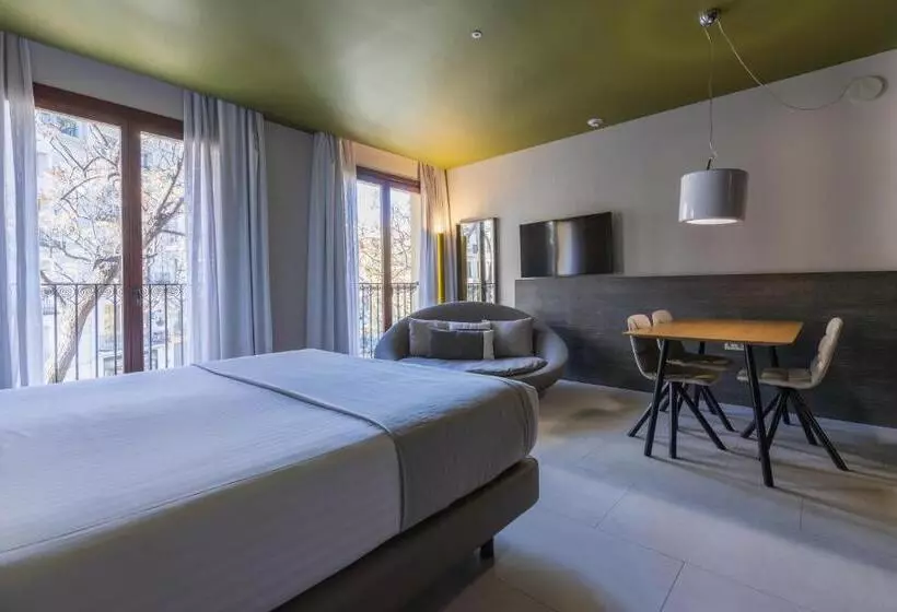 سوییت سوپریور, Myr  Plaza Mercado & Spa