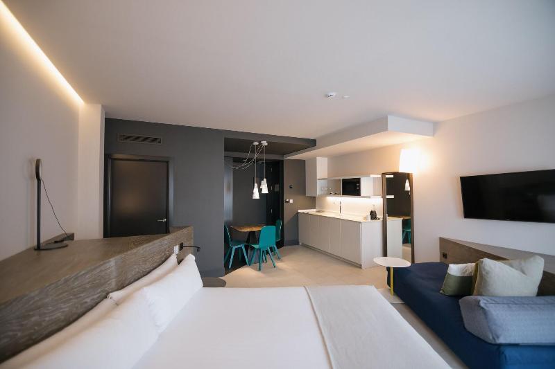 جناح, Myr  Plaza Mercado & Spa