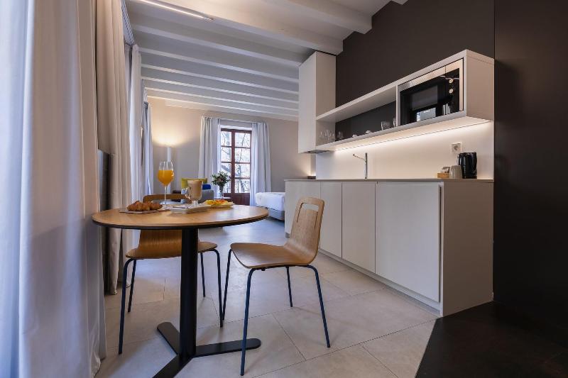 جناح, Myr  Plaza Mercado & Spa