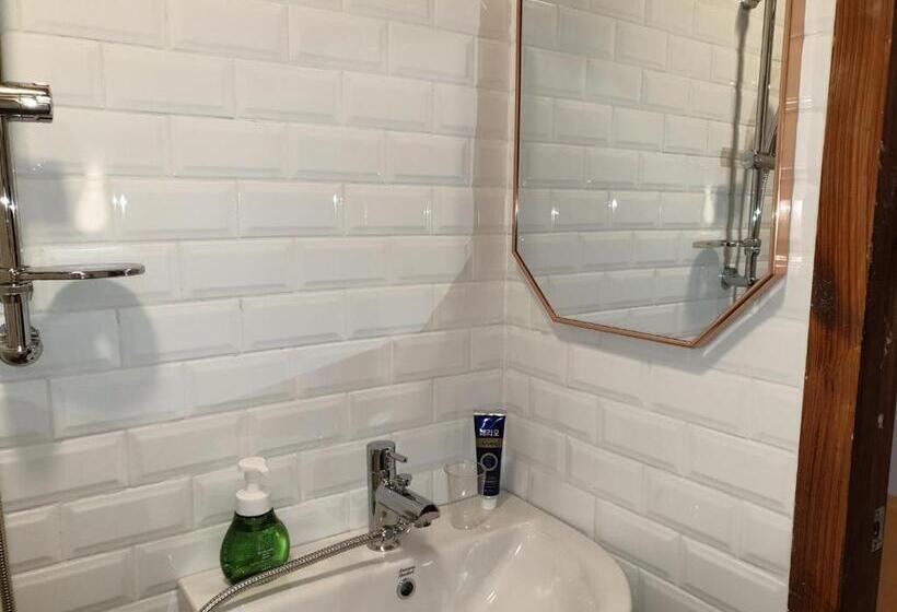 חדר משפחתי, Gaeunchae