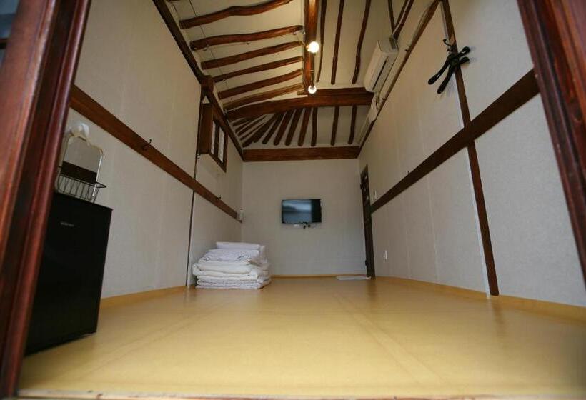 חדר דלוקס, Gaeunchae