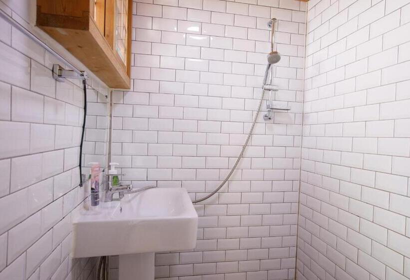 חדר משפחתי, Gaeunchae