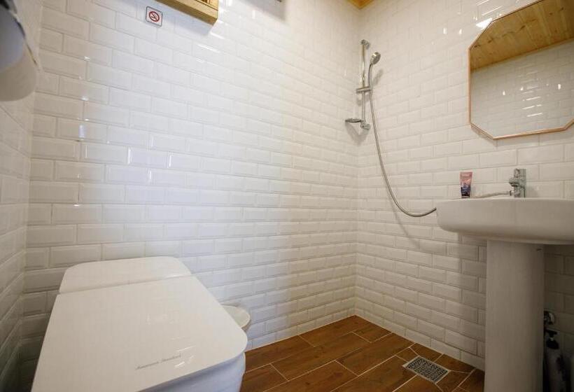 חדר משפחתי, Gaeunchae