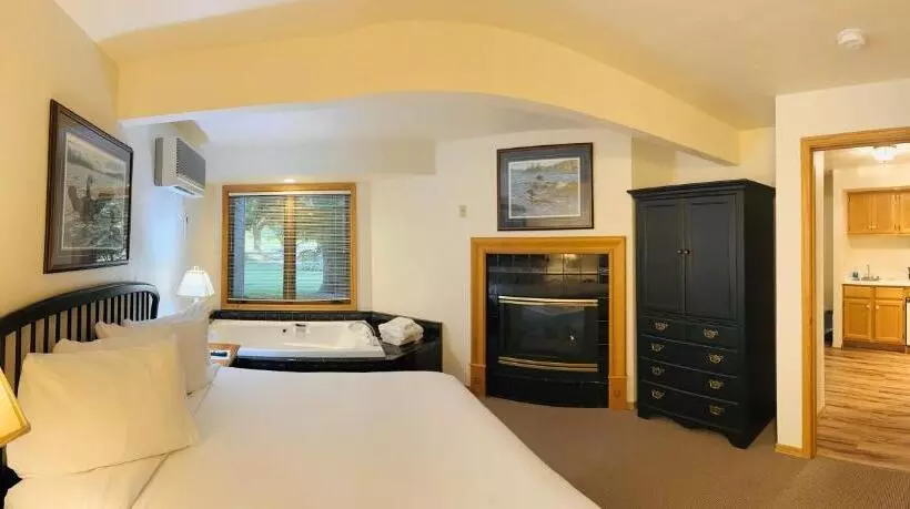 سوئیت با وان آب گرم, The Lodge At Leathem Smith