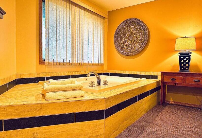 Люкс Кровать Кинг, The Lodge At Leathem Smith