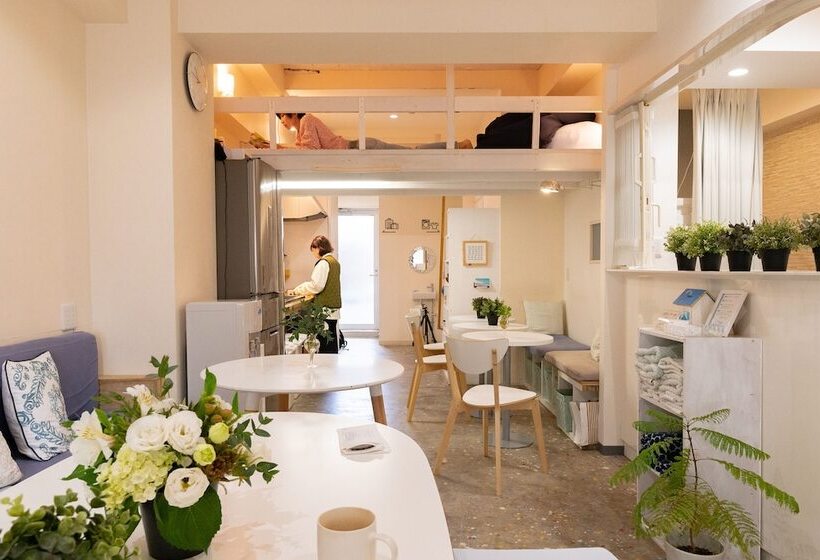 스탠다드 4인용 룸 공용 욕실, Casa Blanca Guesthouse