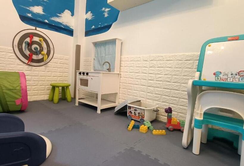 اتاق سوپریور چهار تخته, 仲夏墾丁親子民宿