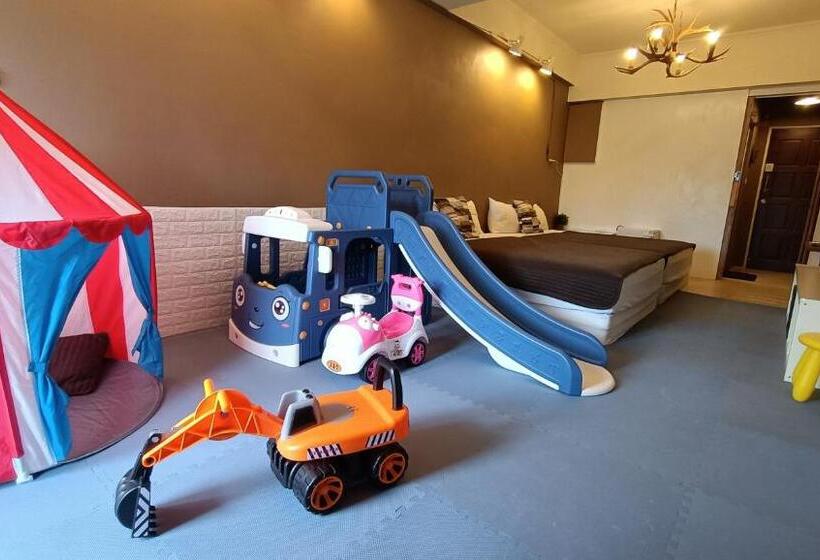 اتاق خانوادگی با چشمانداز کوه, 仲夏墾丁親子民宿