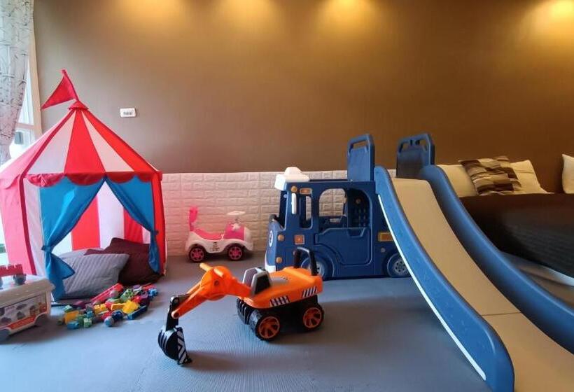 اتاق خانوادگی با چشمانداز کوه, 仲夏墾丁親子民宿