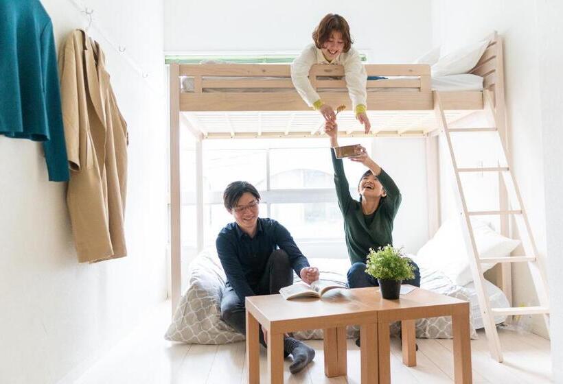 스탠다드 4인용 룸 공용 욕실, Casa Blanca Guesthouse