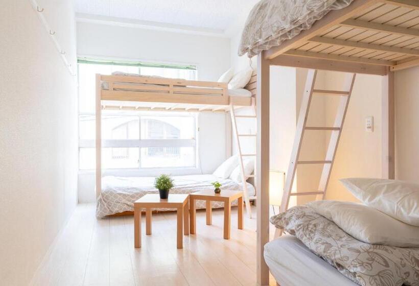 스탠다드 4인용 룸 공용 욕실, Casa Blanca Guesthouse