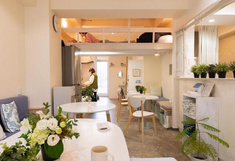 스탠다드 4인용 룸 공용 욕실, Casa Blanca Guesthouse