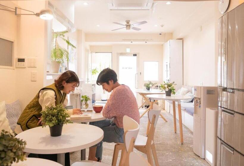 스탠다드 4인용 룸 공용 욕실, Casa Blanca Guesthouse