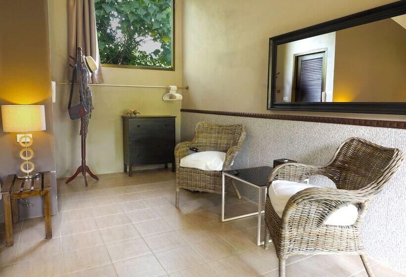 בונגלו משפחתי, Escape Cabins